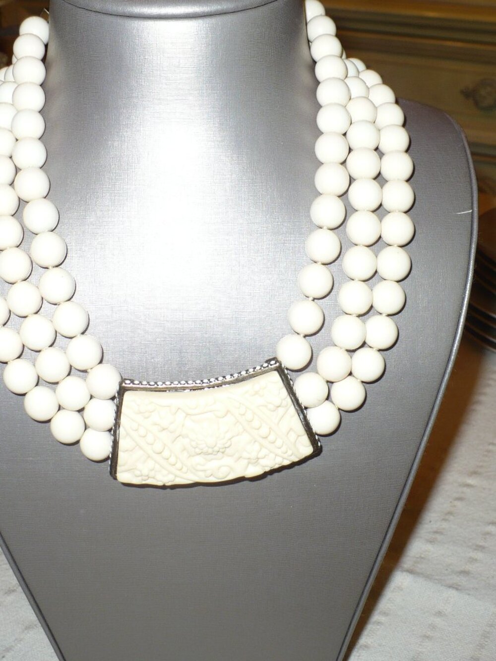 Heidi Daus Vintage "Natural Beauty" Beaded Resin Collar Necklace - Ivory Color